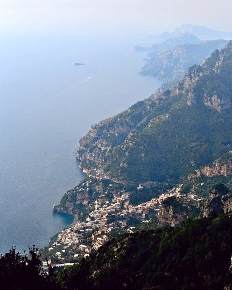 In Costiera Amalfitana la vicinanza del mare ai monti genera una ricca biodiversità
